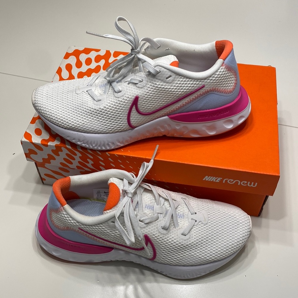 Nike Renew Run WMNS 8.5 Summit White Ember Glow worn once